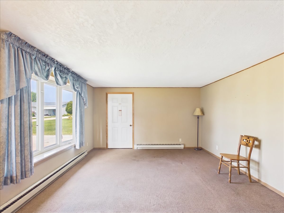 Homes for sale in Freeport, IL | 1114 W Lynwood Ct, Freeport, IL 61032 | MLS# 12711946