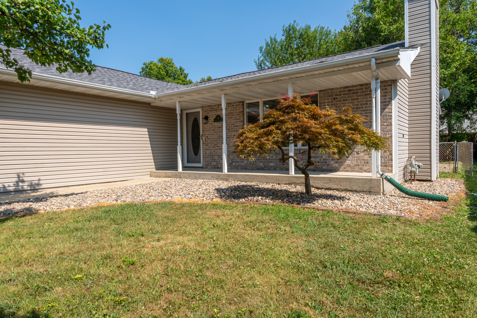 3rd image of 38 Edgewood Ct, Bloomington, IL 61701 | MLS# 12711948
