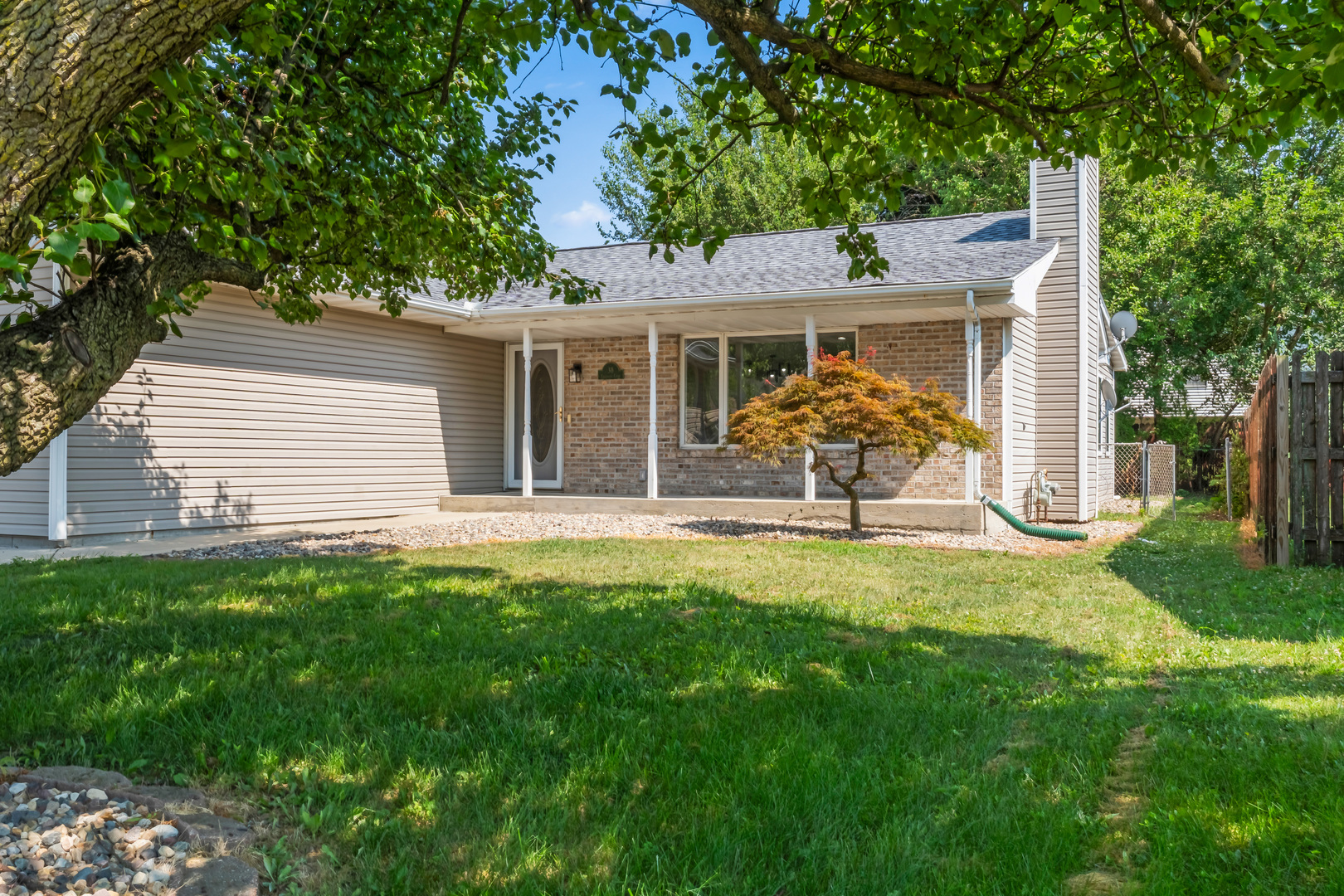 2nd image of 38 Edgewood Ct, Bloomington, IL 61701 | MLS# 12711948