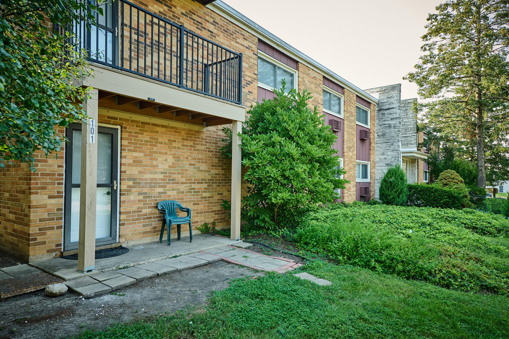 5th image of 1320A Lore Ln #101, Lombard, IL 60148 | MLS# 12711987