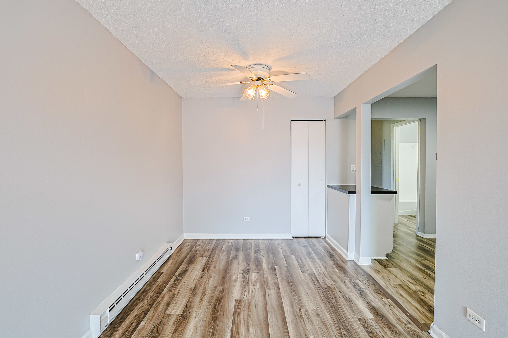 5th image of 210 Klein Creek Ct, Carol Stream, IL 60188