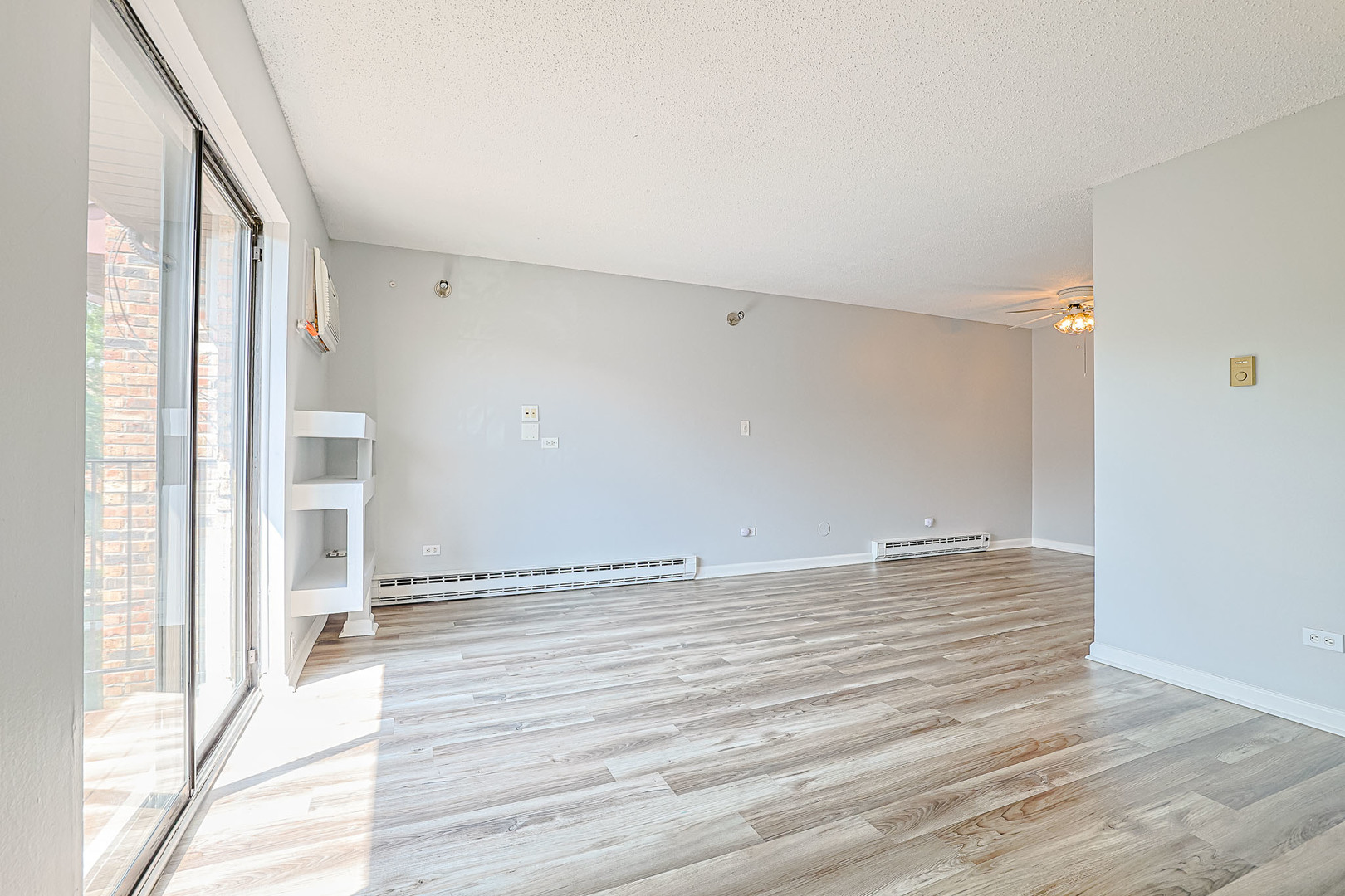 3rd image of 210 Klein Creek Ct, Carol Stream, IL 60188