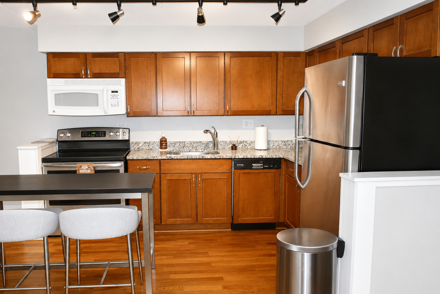 Homes for sale in Oak Park, IL | 109 S Elmwood Ave #16, Oak Park, IL 60302 | MLS# 12712052