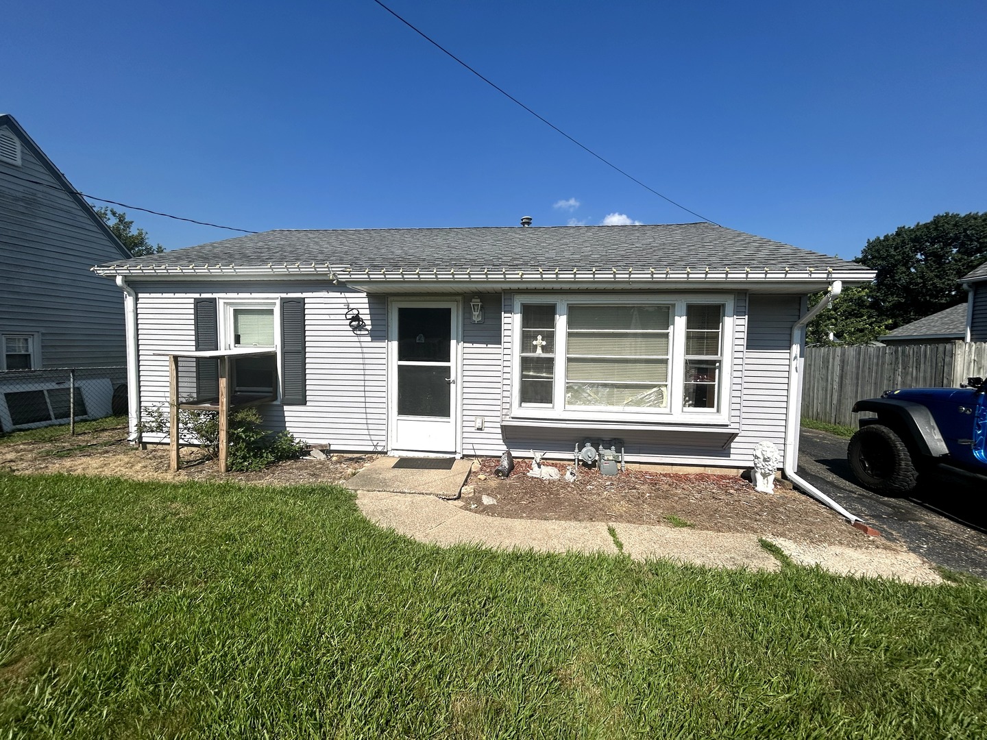 1st image of 127 Holland Ct, Creve Coeur, IL 61610 | MLS# 12712173