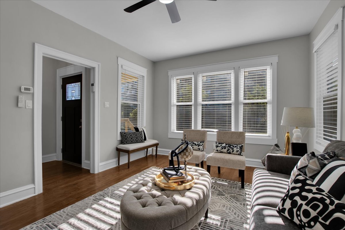 4th image of 9824 S Escanaba Ave, Chicago, IL 60617 | MLS# 12712250