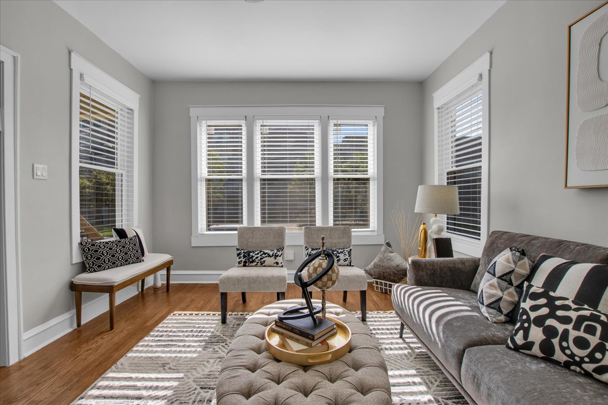 5th image of 9824 S Escanaba Ave, Chicago, IL 60617 | MLS# 12712250