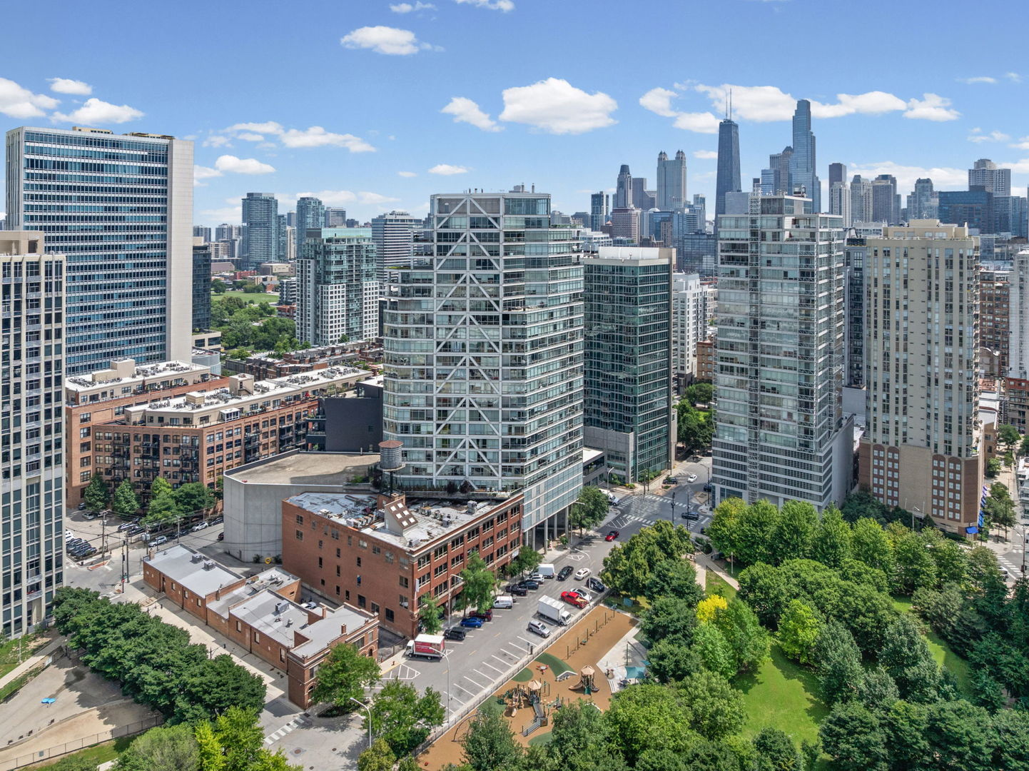 27th image of 510 W Erie St #1303, Chicago, IL 60654 | MLS# 12712298