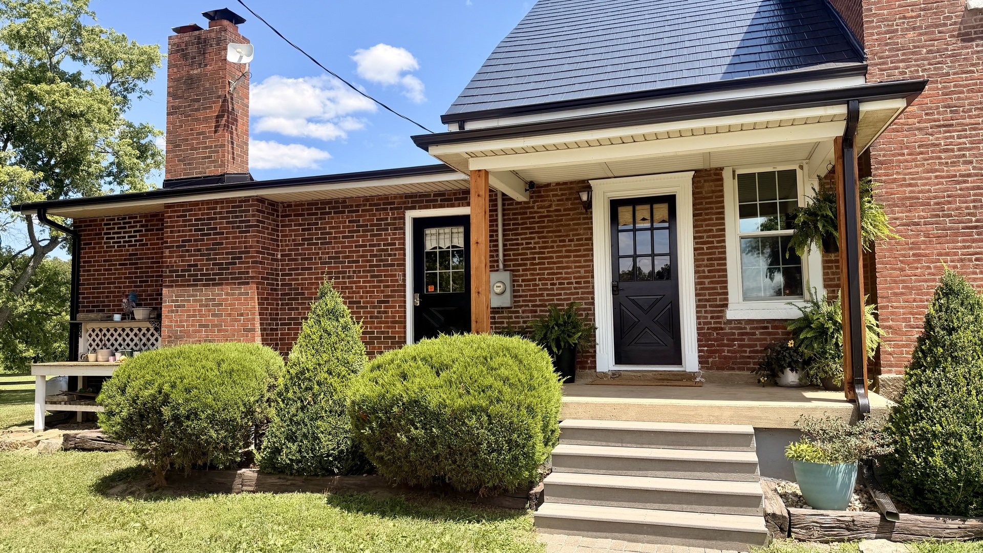 Homes for sale in Walnut Hill, IL | 2301 Bundyville Rd, Walnut Hill, IL 62893 | MLS# 12712307