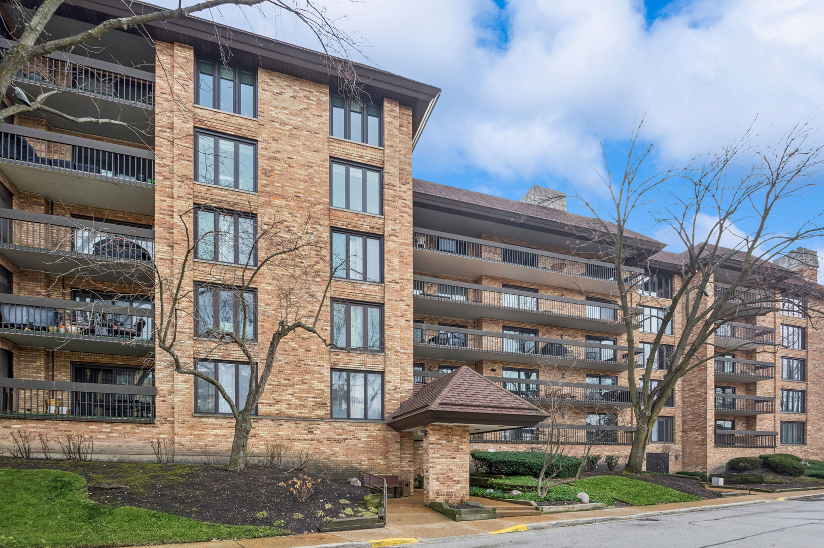 Homes for sale in Northbrook, IL | 1671 Mission Hills Rd #S404, Northbrook, IL 60062 | MLS# 12712320