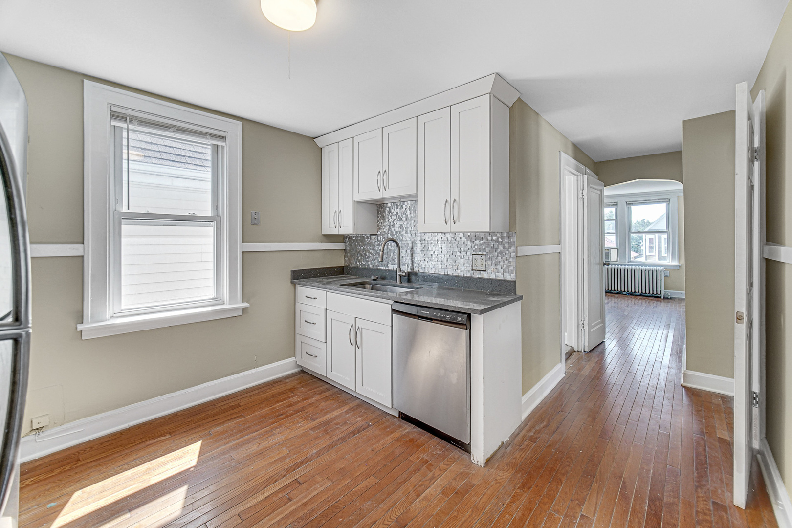 2nd image of 4824 W Byron St, Chicago, IL 60641 | MLS# 12712329