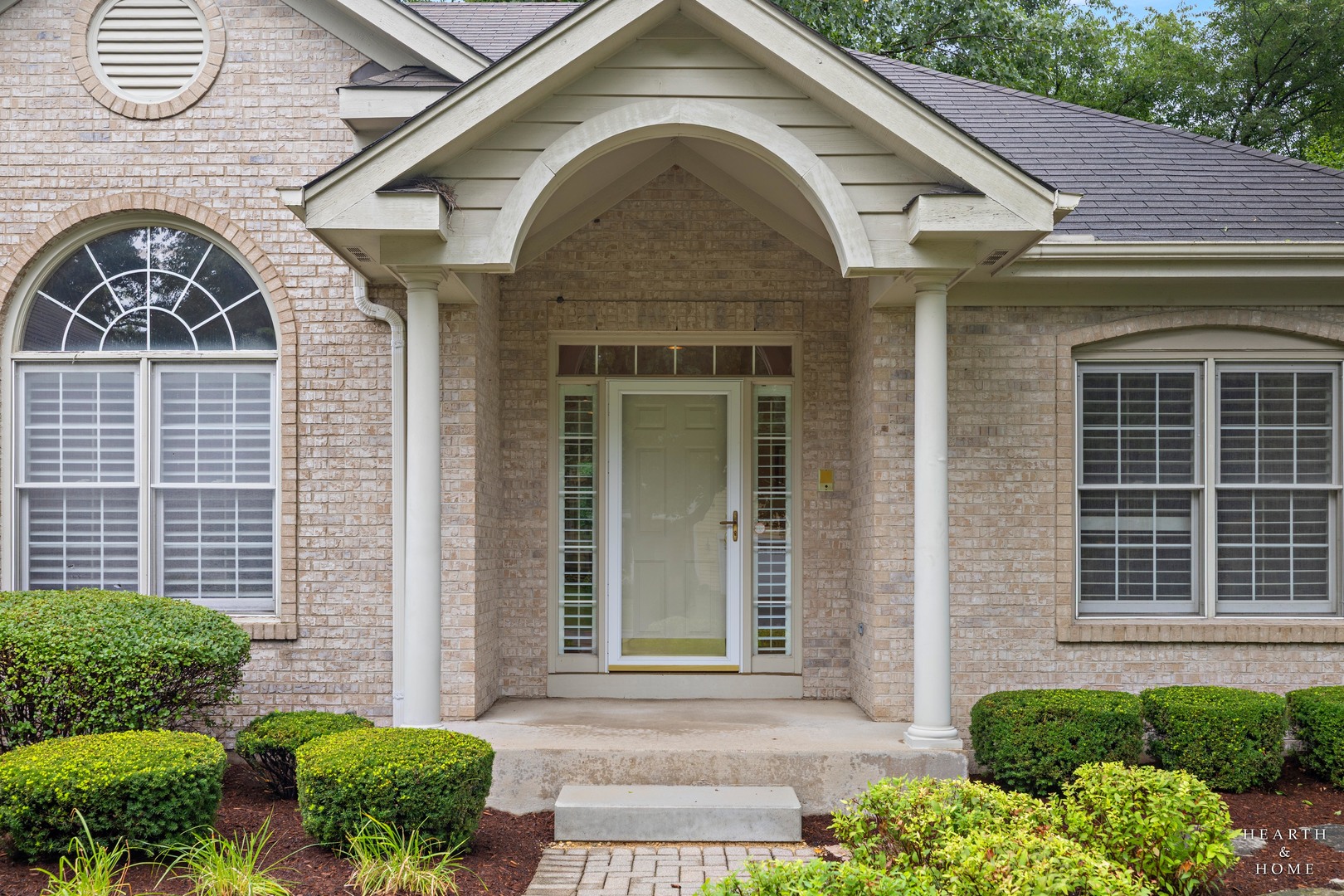 image of 445 Kelly Ln, Crystal Lake, IL 60012 | MLS# 12712338