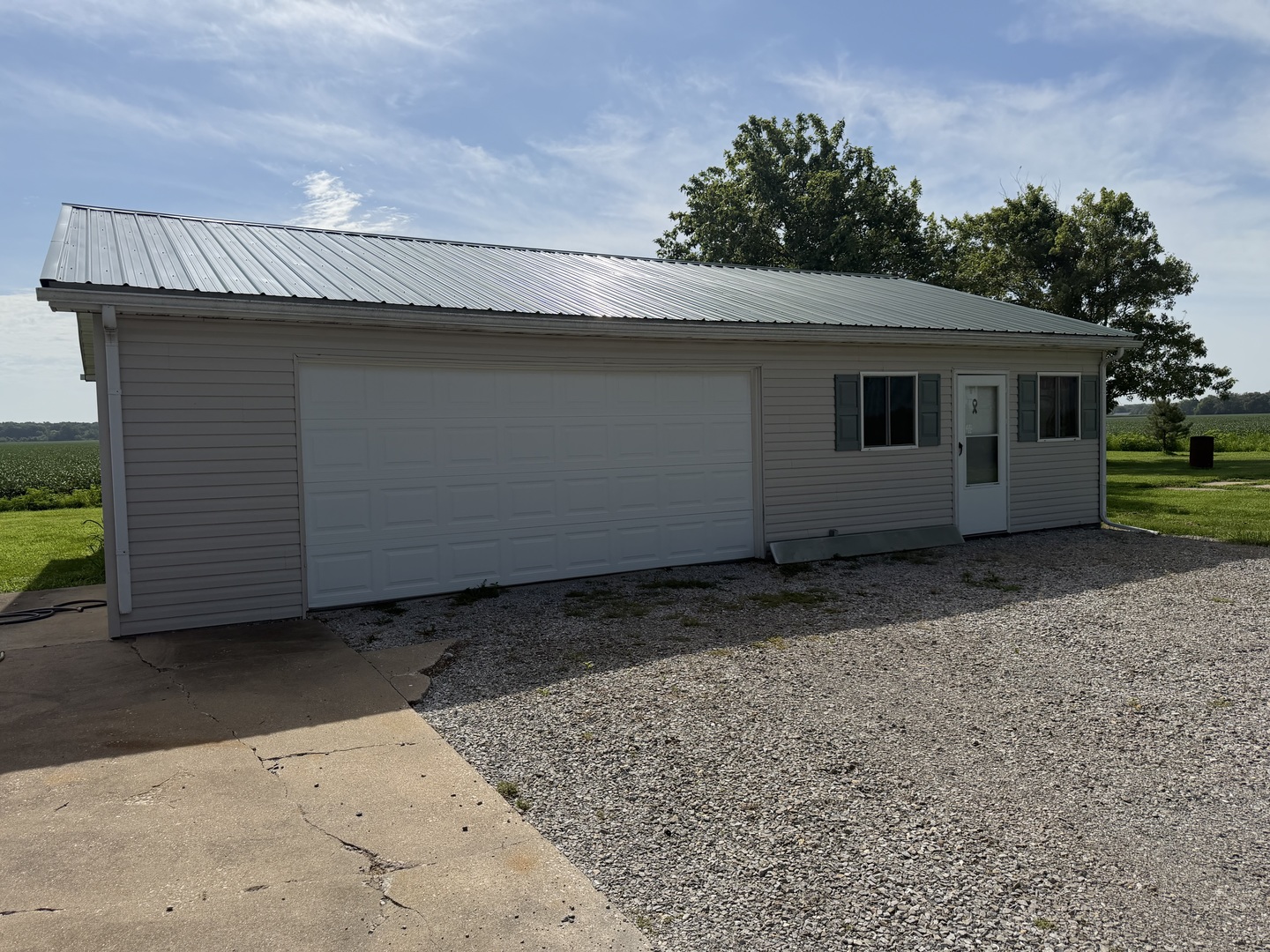 Homes for sale in Tamaroa, IL | 4016 Valier Carpet Rd, Tamaroa, IL 62888 | MLS# 12712375