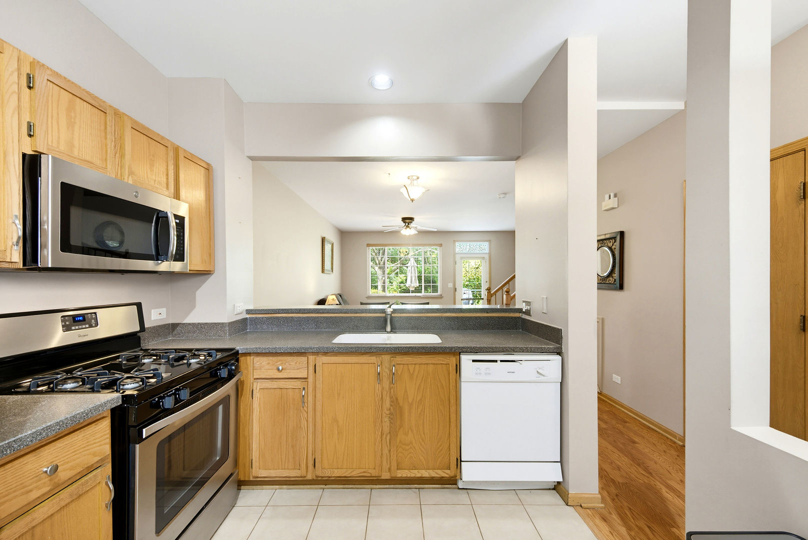 4th image of 7411 Grandview Ct, Carpentersville, IL 60110 | MLS# 12712404