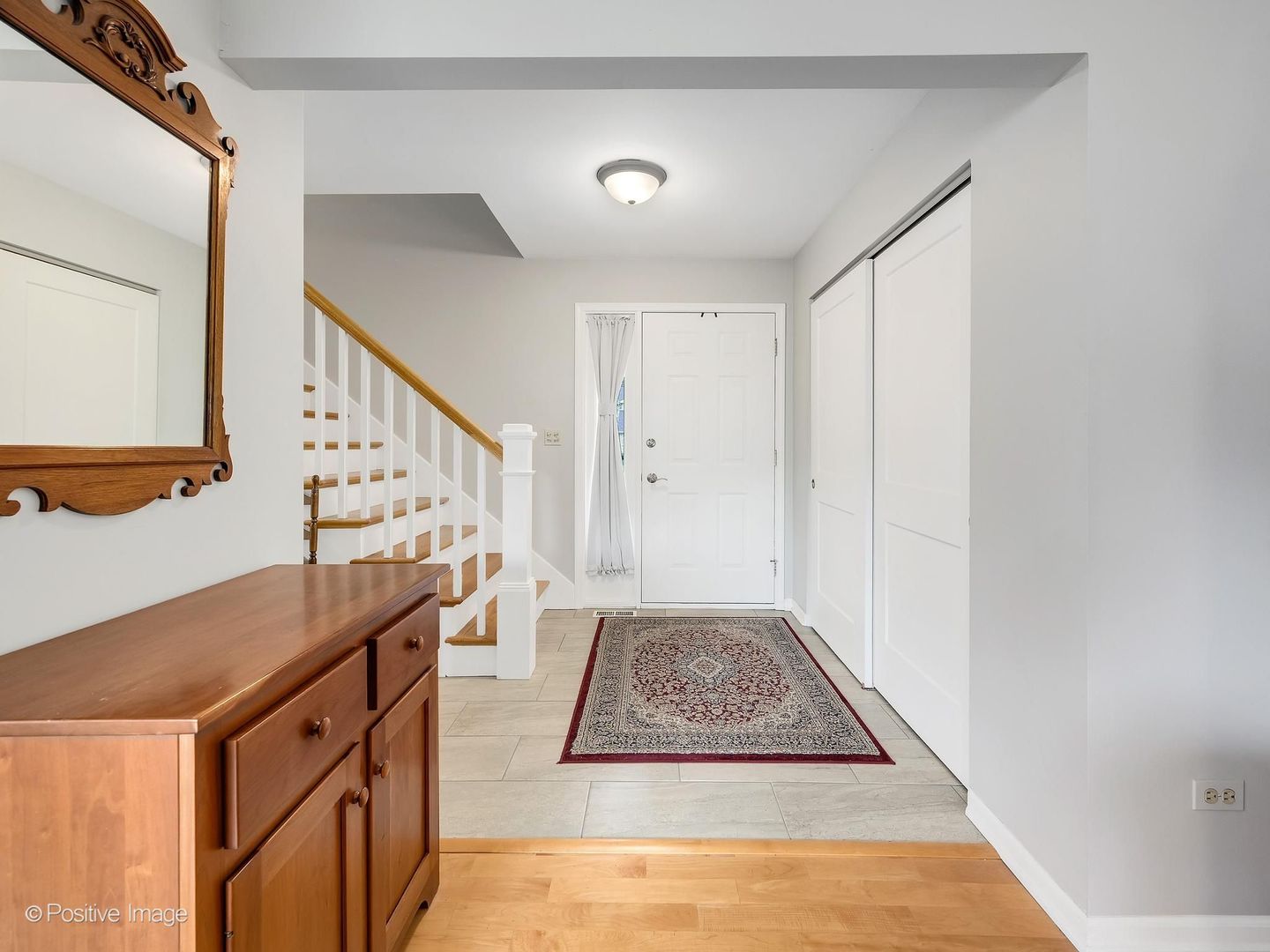 2nd image of 517 Renn Ct, Wheaton, IL 60187 | MLS# 12712424