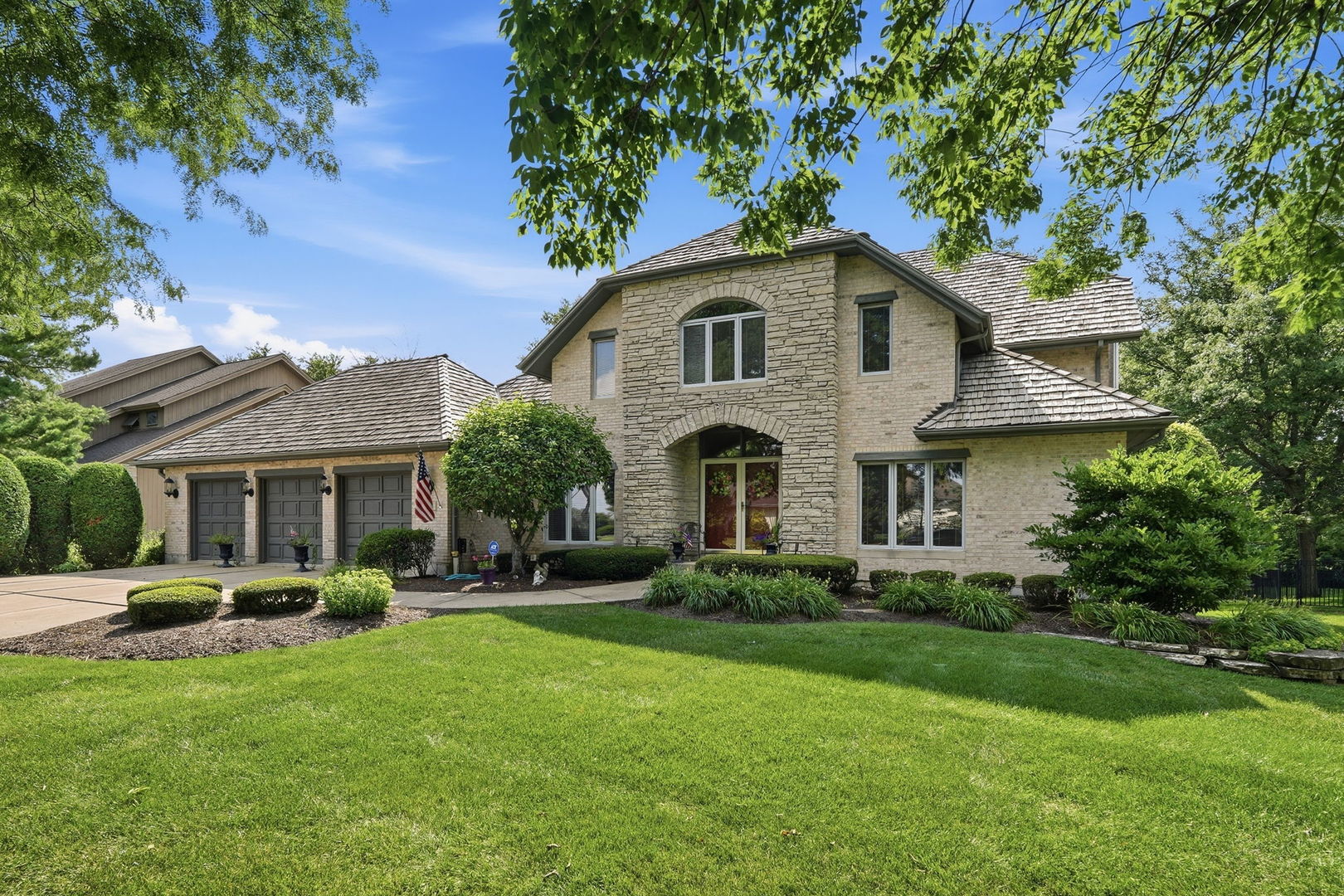 3rd image of 8416 Evergreen Ln, Darien, IL 60561 | MLS# 12712431