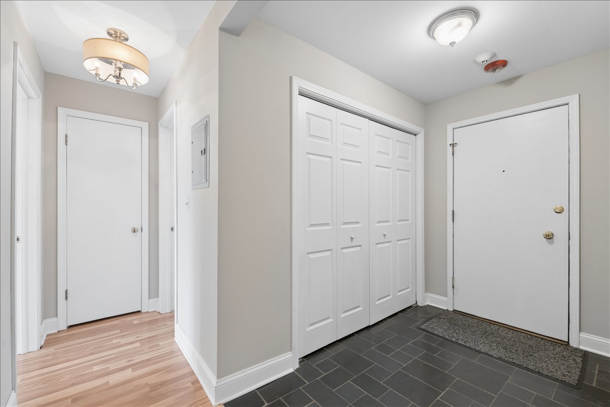 Homes for sale in Park Ridge, IL | 400 Ascot Dr #3E, Park Ridge, IL 60068 | MLS# 12712441