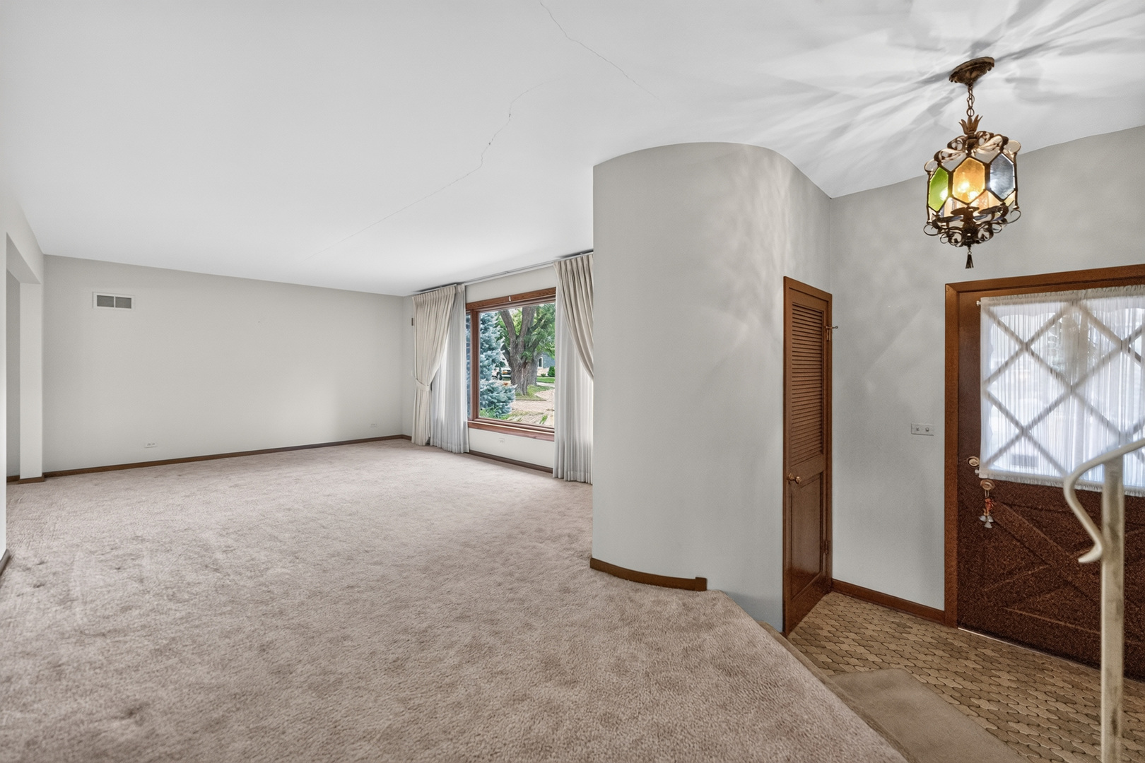 3rd image of 117 York Ct, Naperville, IL 60540 | MLS# 12712444
