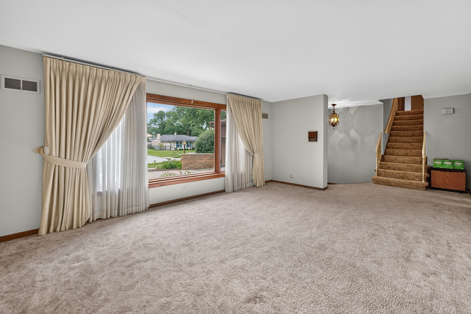 5th image of 117 York Ct, Naperville, IL 60540 | MLS# 12712444