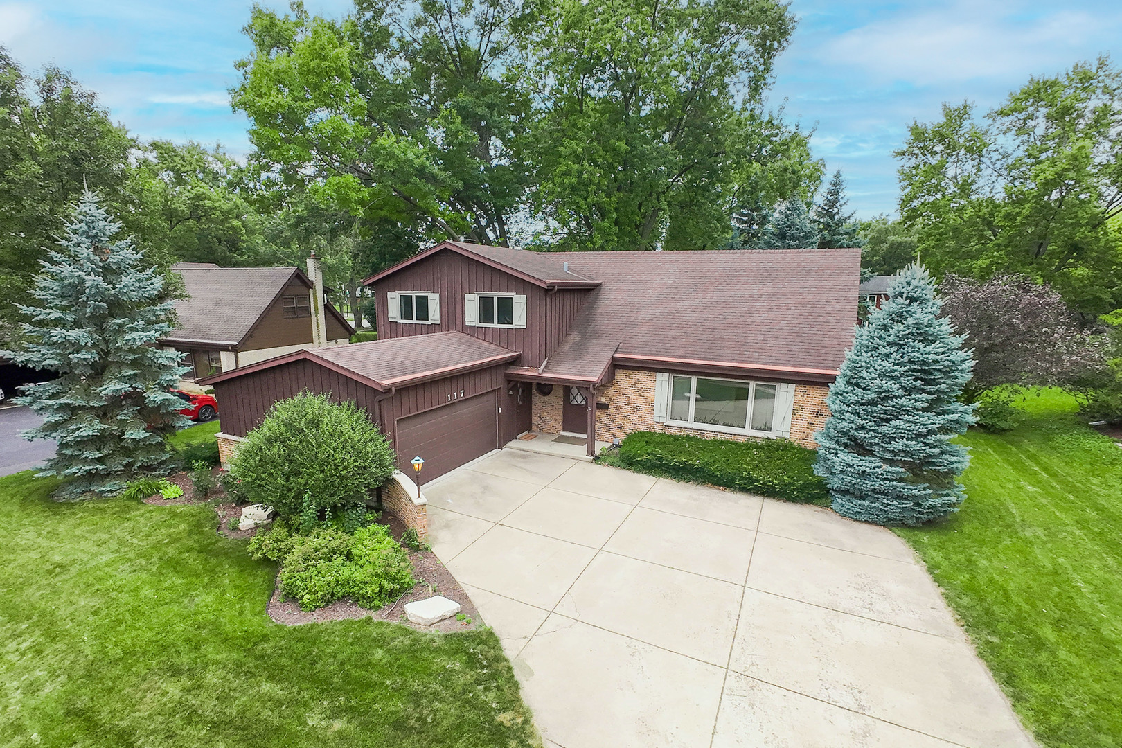 2nd image of 117 York Ct, Naperville, IL 60540 | MLS# 12712444