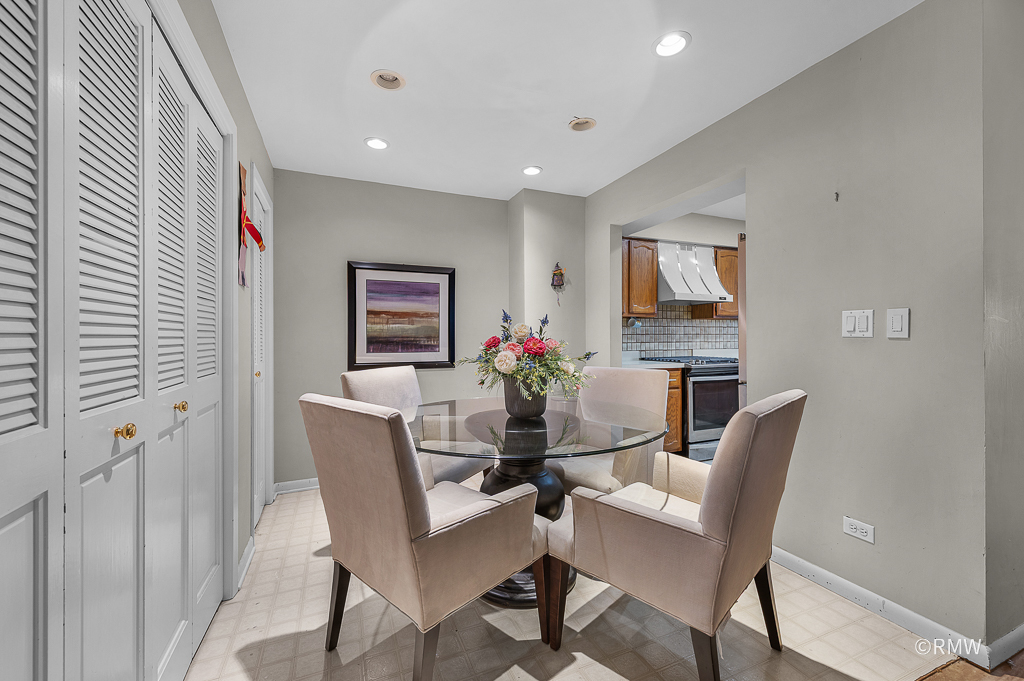 5th image of 1354 W Byron Ave #B, Addison, IL 60101 | MLS# 12712475