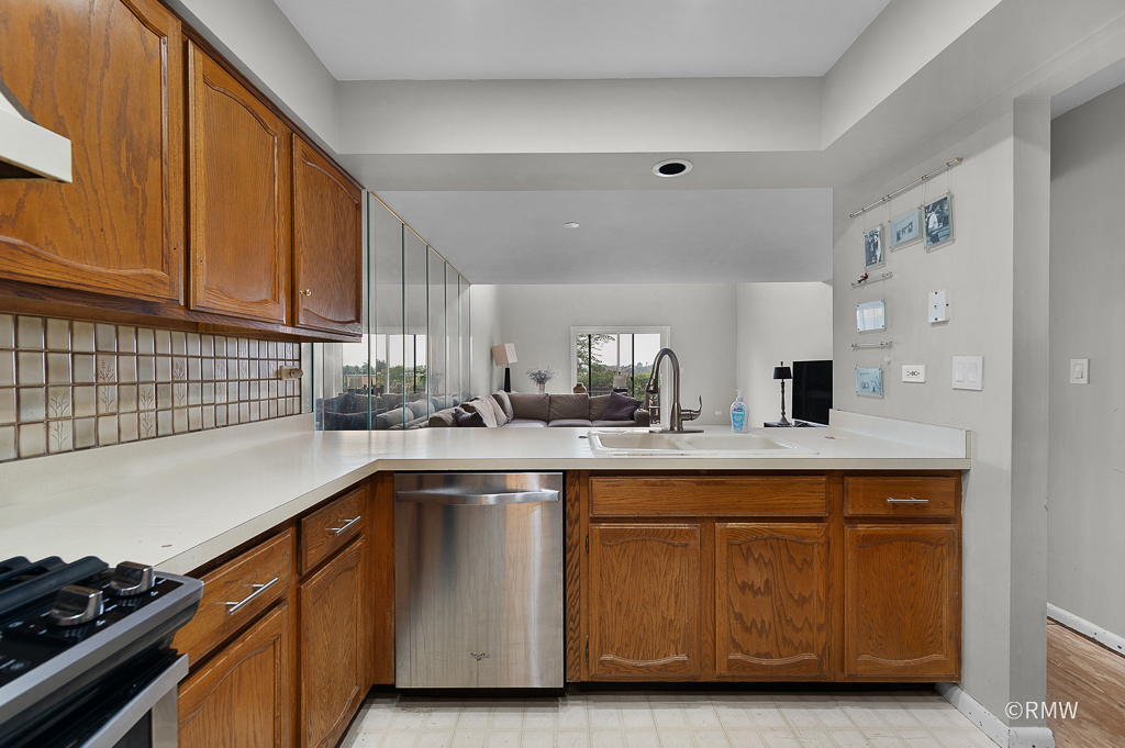 4th image of 1354 W Byron Ave #B, Addison, IL 60101 | MLS# 12712475