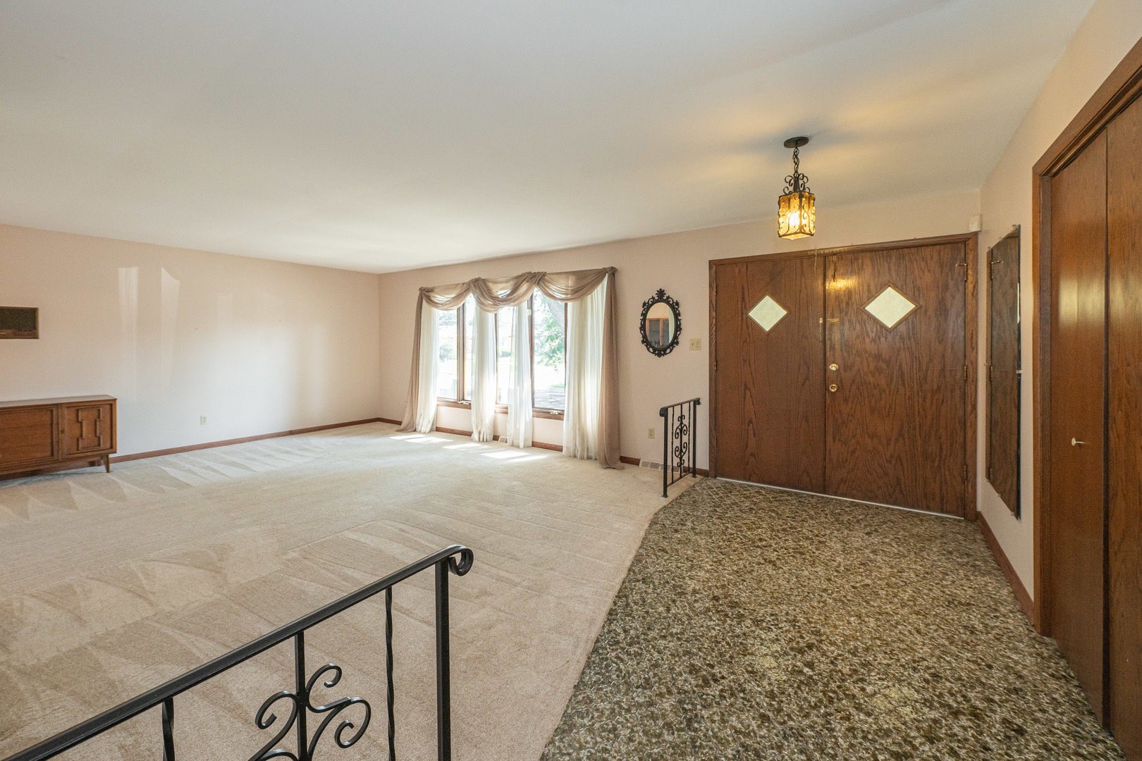 3rd image of 801 Memorial Dr, Calumet City, IL 60409 | MLS# 12712482