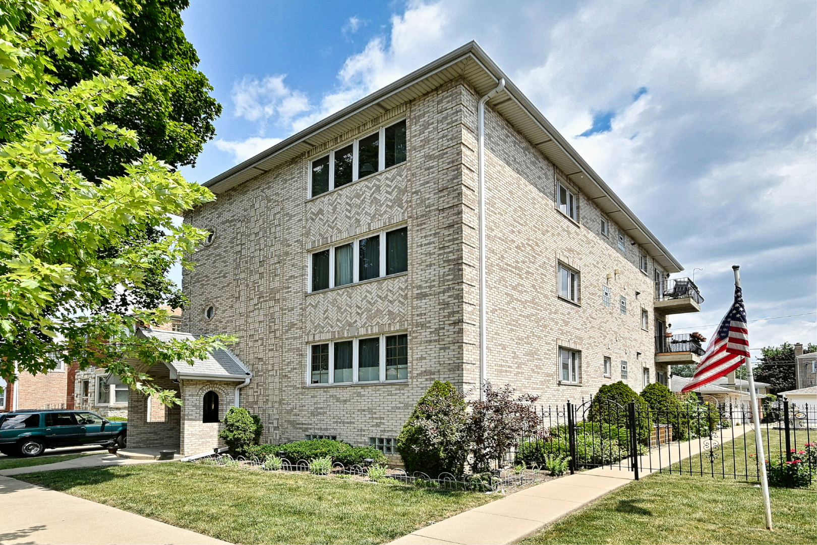3rd image of 2511 N 74Th Ave #3, Elmwood Park, IL 60707 | MLS# 12712519
