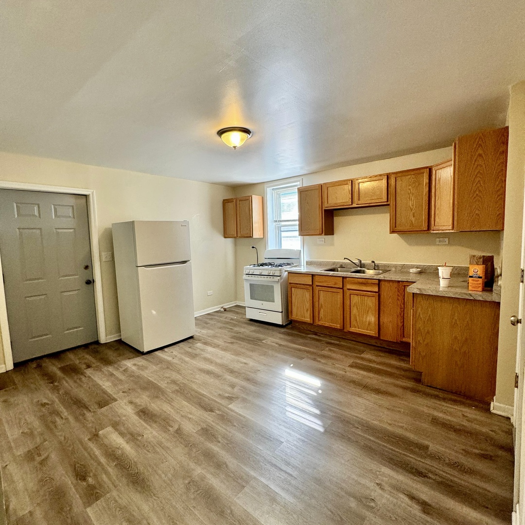 2nd image of 101 S Eastern Ave, Joliet, IL 60433 | MLS# 12712600
