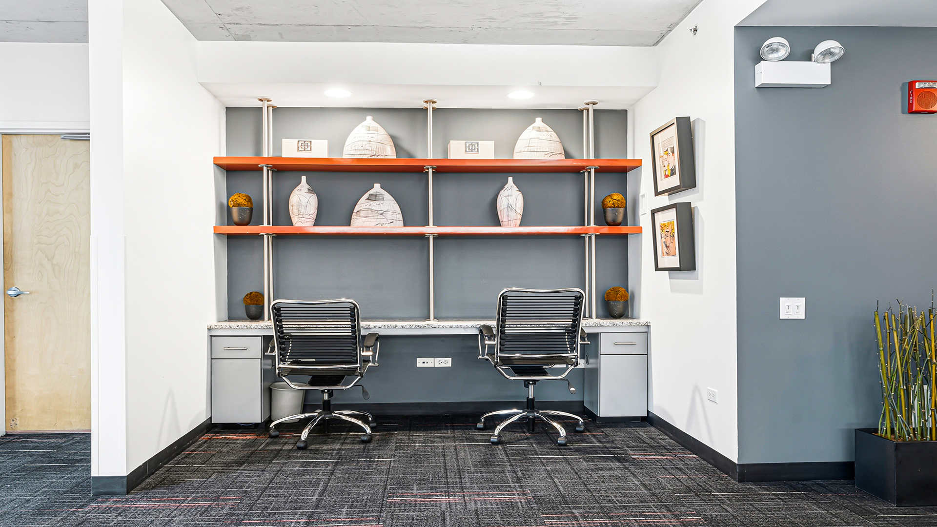 2nd image of 659 W Randolph St, Chicago, IL 60661