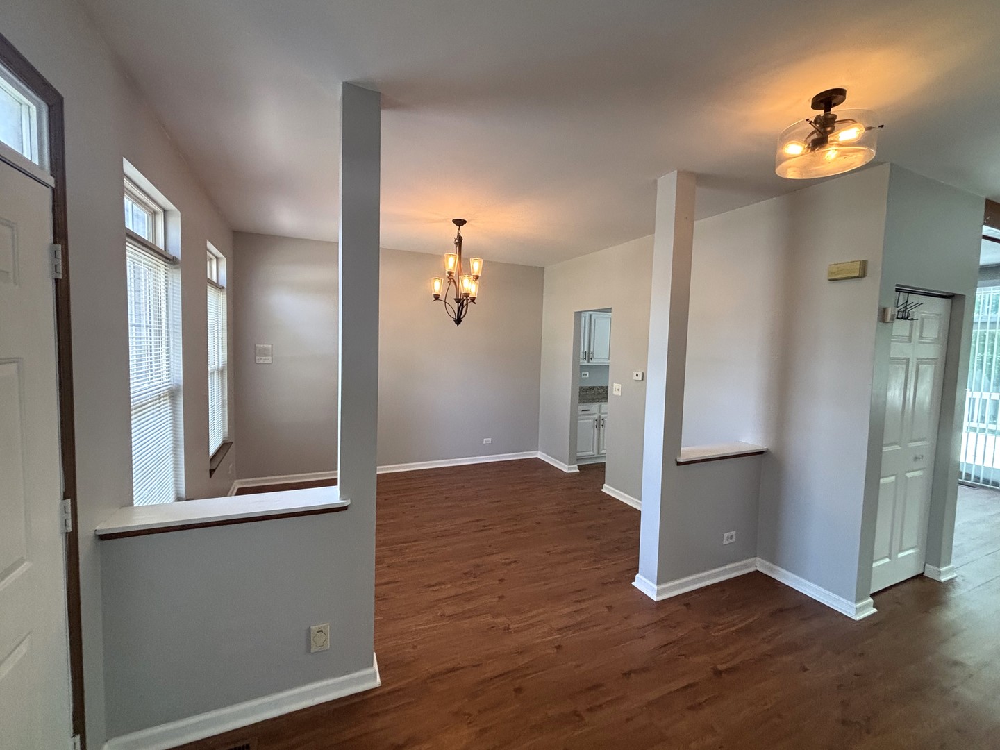 3rd image of 328 Barnaby Dr, Oswego, IL 60543 | MLS# 12712634