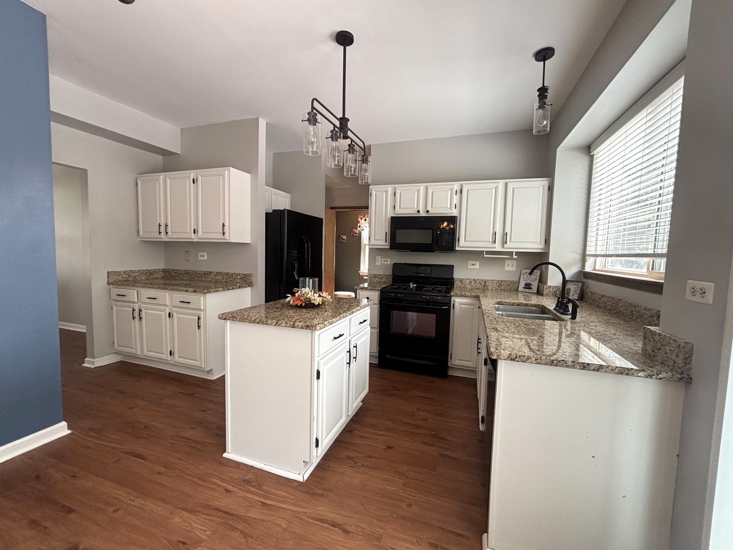 4th image of 328 Barnaby Dr, Oswego, IL 60543 | MLS# 12712634