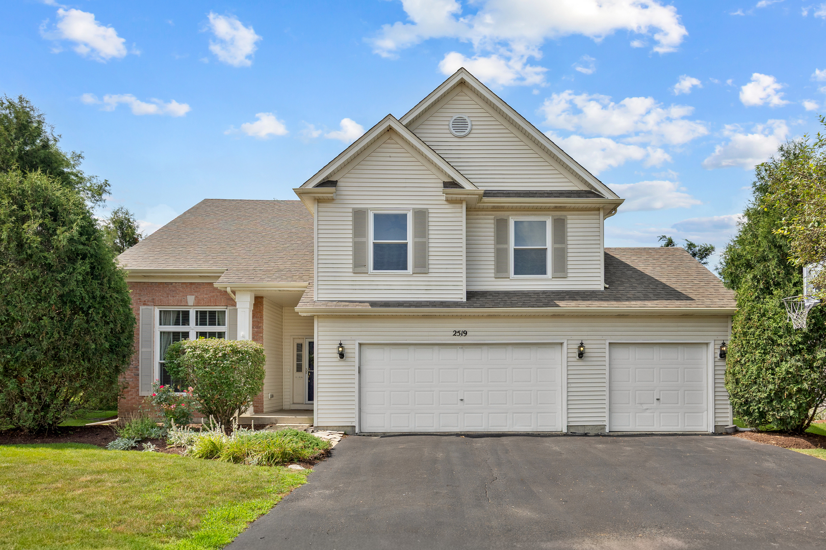 1st image of 2519 Crestview Dr, Aurora, IL 60502 | MLS# 12712807