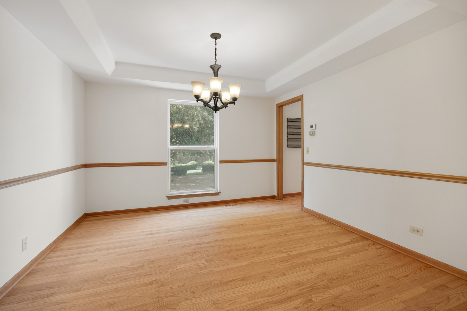5th image of 2519 Crestview Dr, Aurora, IL 60502 | MLS# 12712807