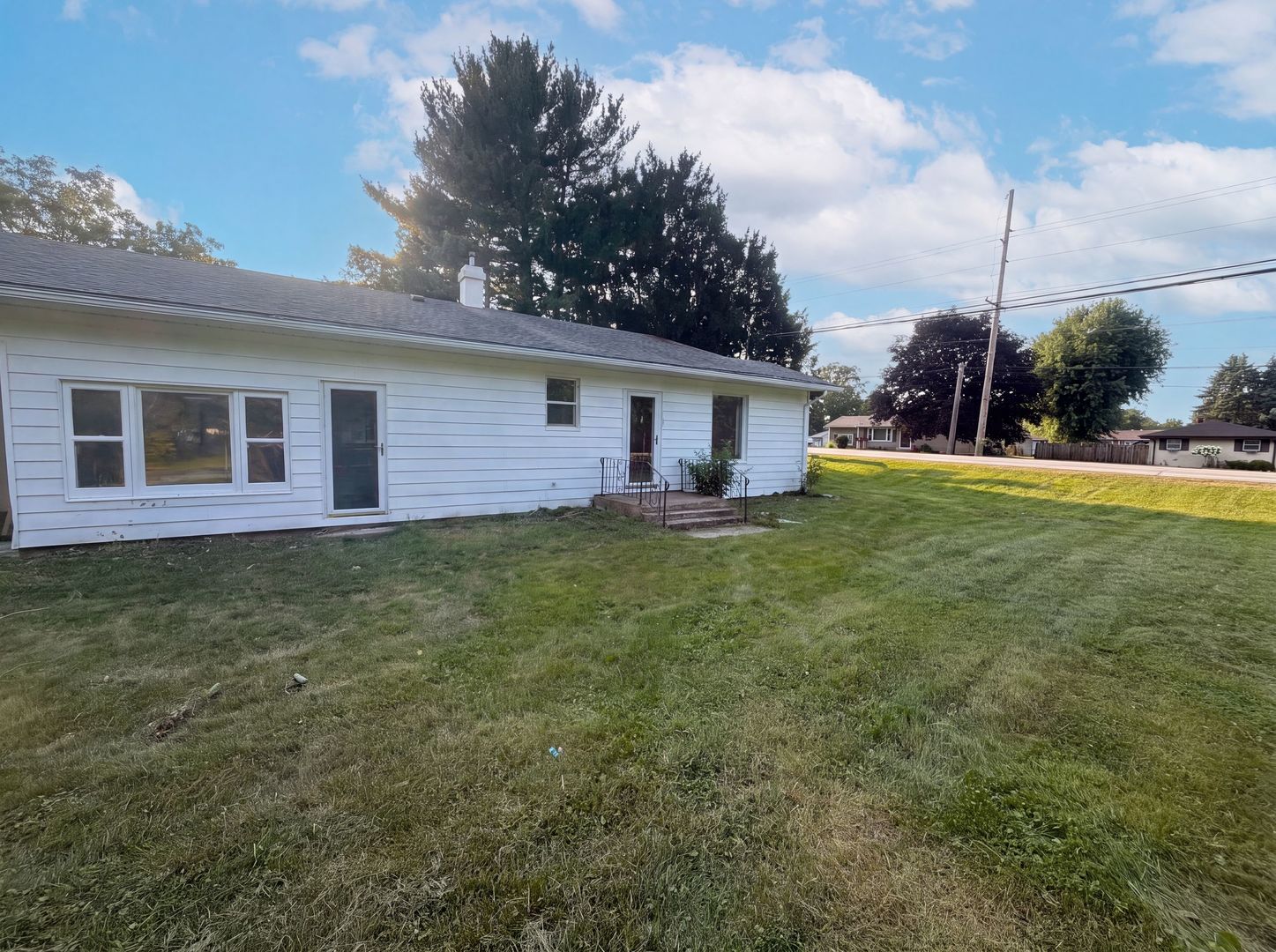1st image of 508 E Sigler St, Hebron, IN 46341 | MLS# 12712826