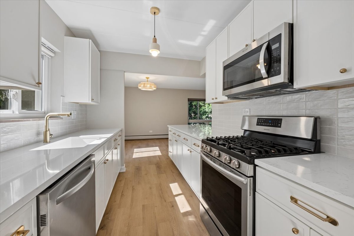 Homes for sale in Oak Park, IL | 203 N Kenilworth Ave #2P, Oak Park, IL 60302 | MLS# 12712850