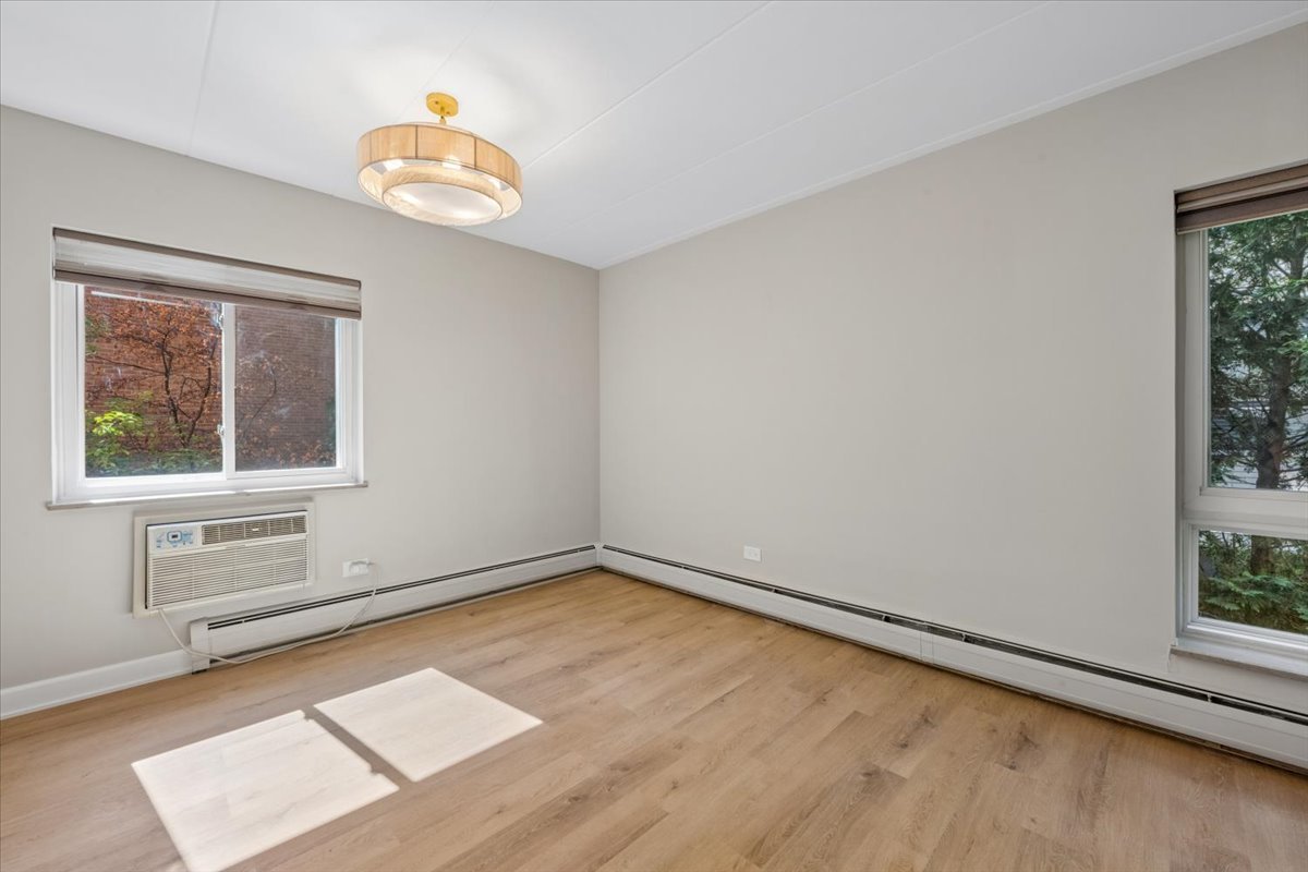 Homes for sale in Oak Park, IL | 203 N Kenilworth Ave #2P, Oak Park, IL 60302 | MLS# 12712850