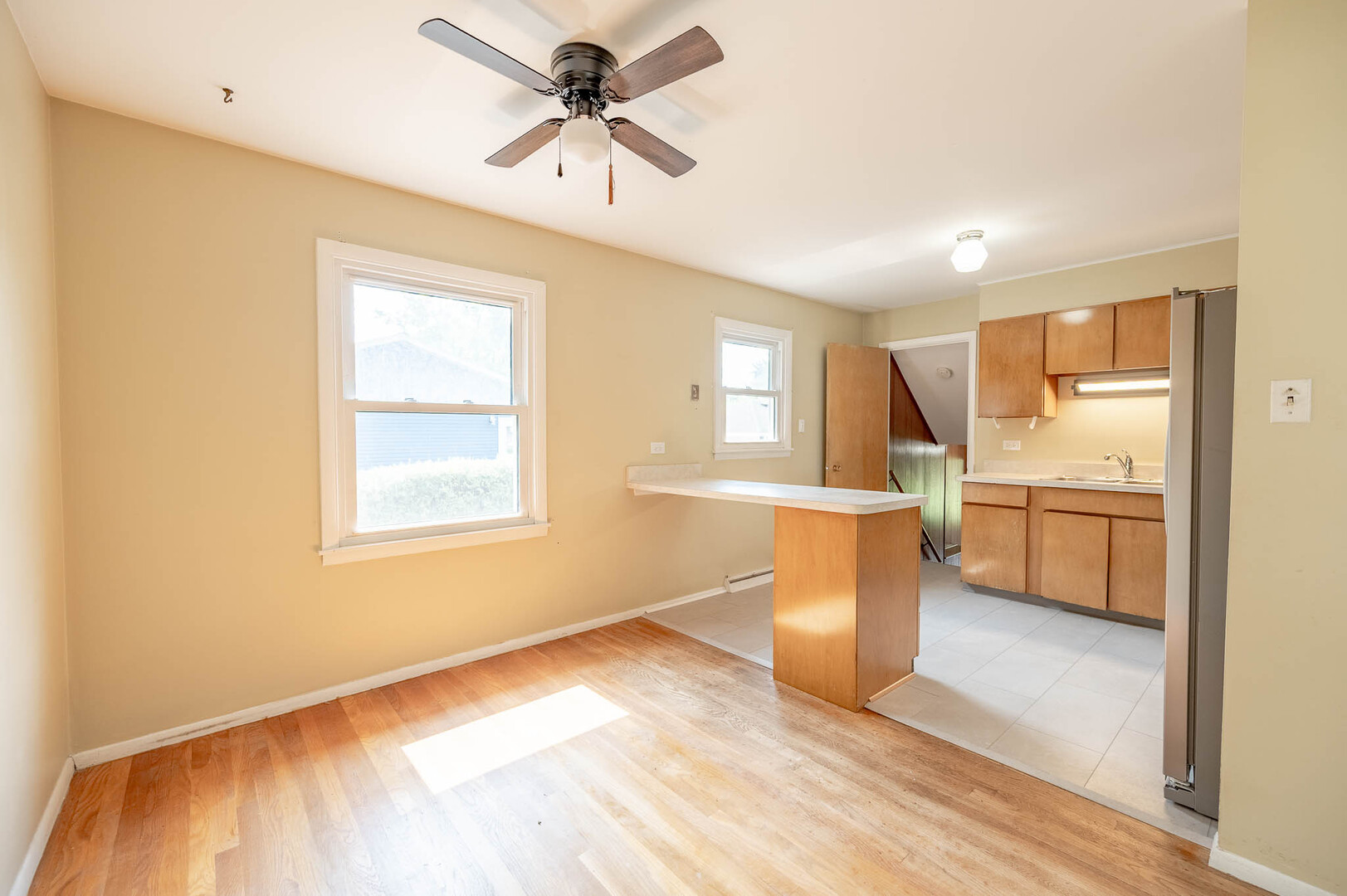 4th image of 2203 Kirchoff Rd, Rolling Meadows, IL 60008 | MLS# 12712866