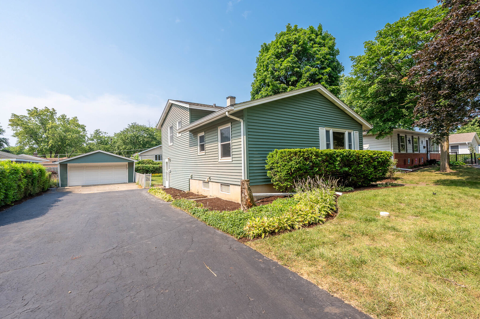 2nd image of 2203 Kirchoff Rd, Rolling Meadows, IL 60008 | MLS# 12712866