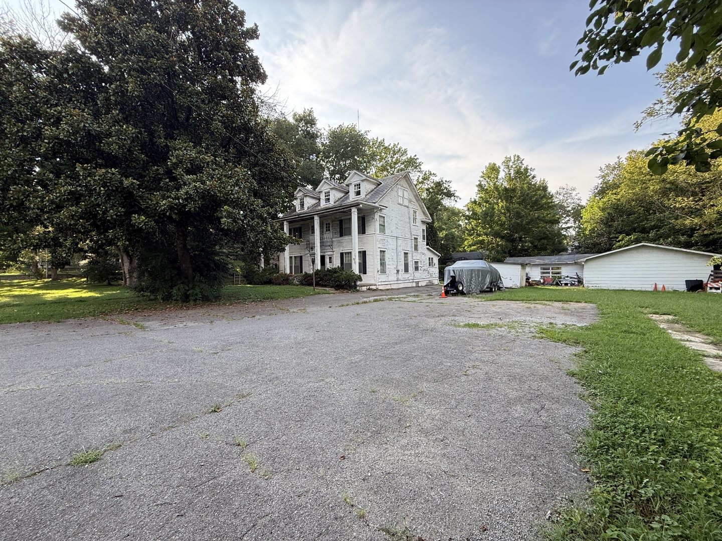 Homes for sale in Carbondale, IL | 508 W Oak St, Carbondale, IL 62901 | MLS# 12712949