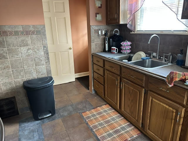 5th image of 17611 Maple St, Lansing, IL 60438 | MLS# 12712953