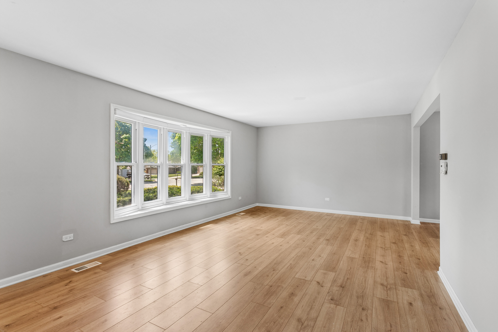2nd image of 2214 Hamilton Ln, Darien, IL 60561 | MLS# 12712963