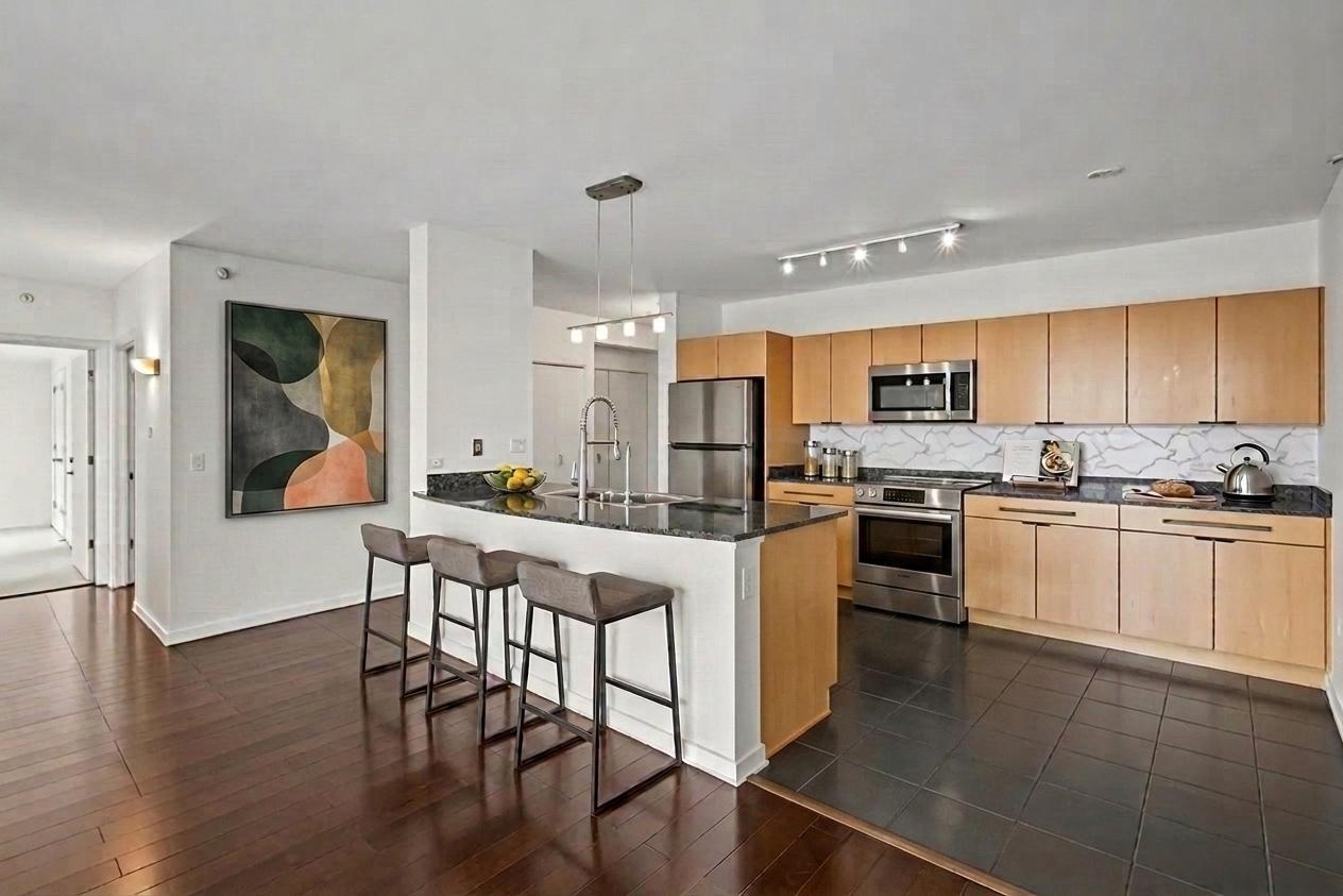 4th image of 807 Davis St #1211, Evanston, IL 60201 | MLS# 12713007