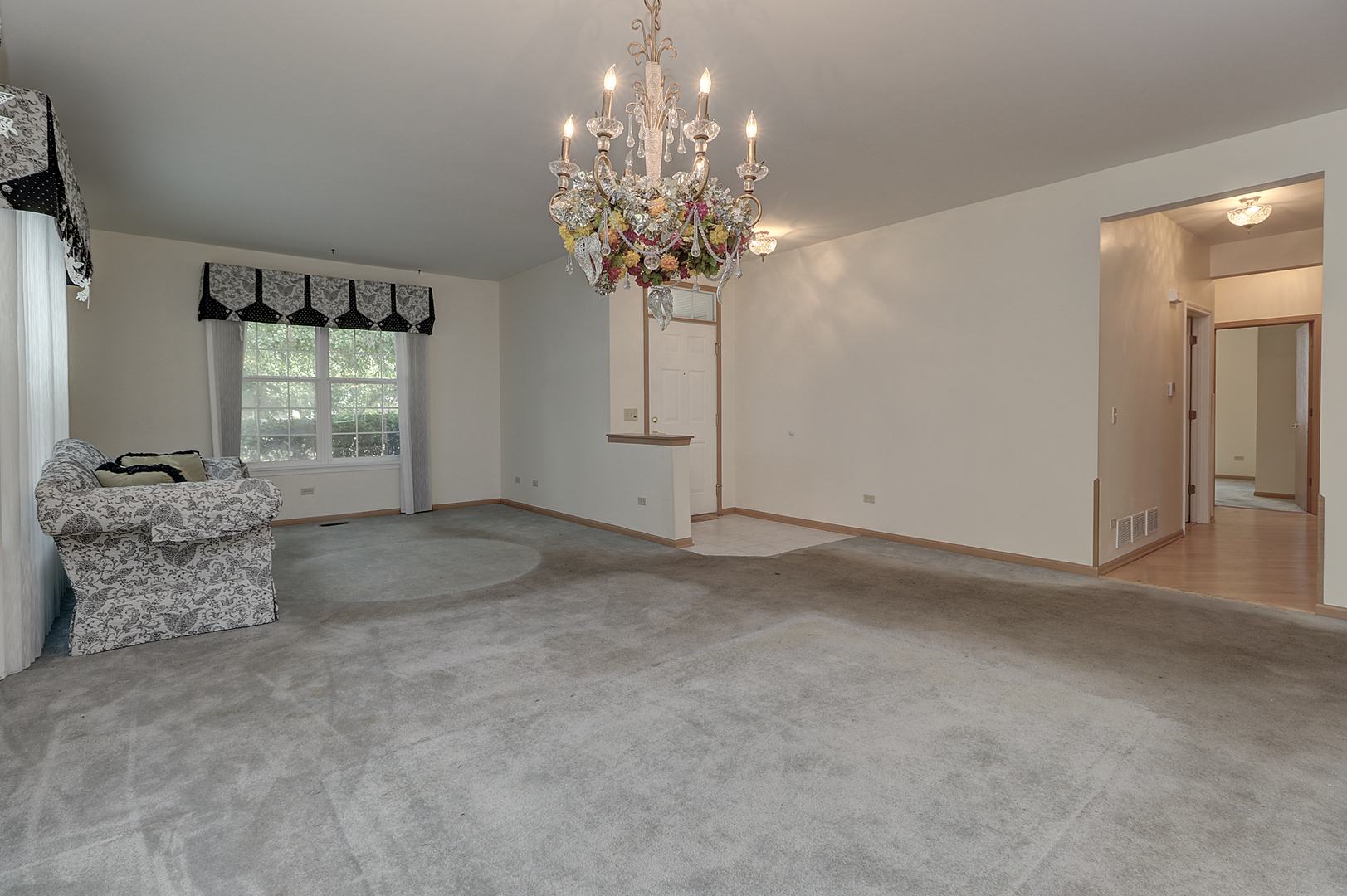 3rd image of 728 Holland Ln, Romeoville, IL 60446 | MLS# 12713170
