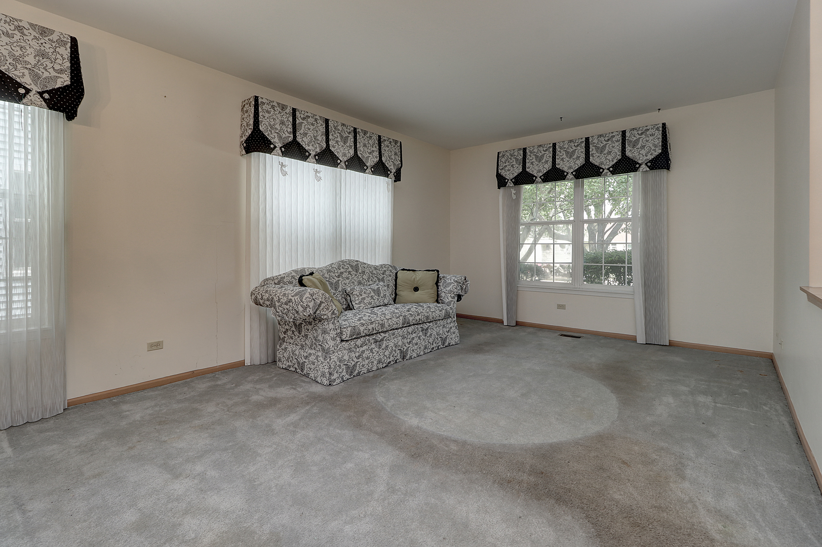 5th image of 728 Holland Ln, Romeoville, IL 60446 | MLS# 12713170