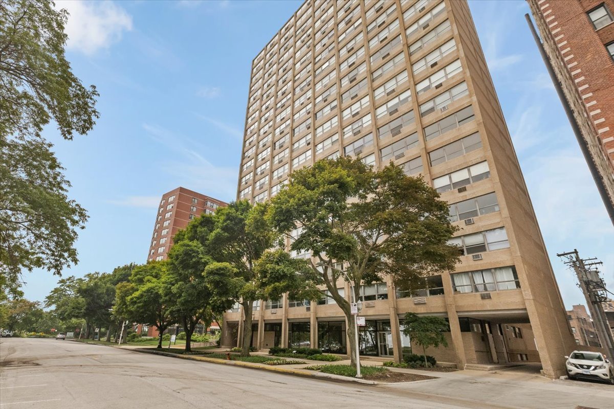 2nd image of 5530 S South Shore Dr #3B, Chicago, IL 60637 | MLS# 12713257