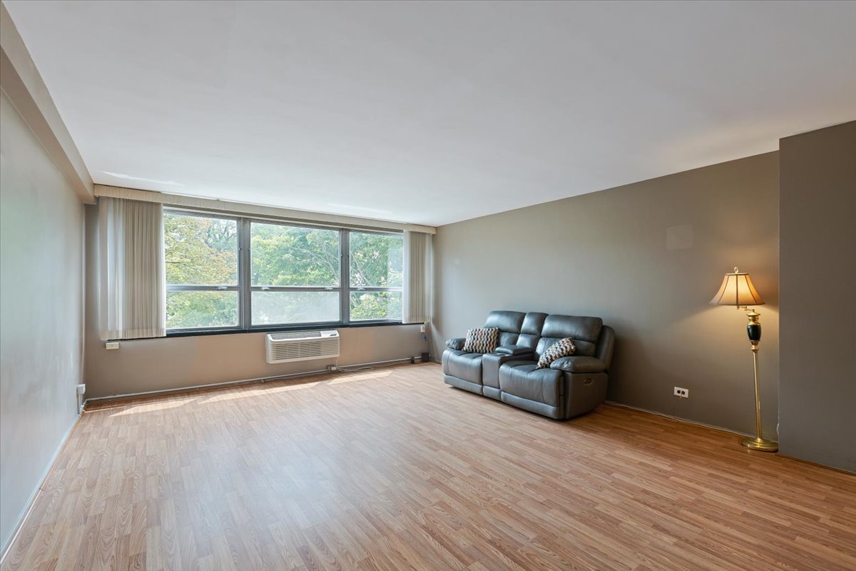 4th image of 5530 S South Shore Dr #3B, Chicago, IL 60637 | MLS# 12713257