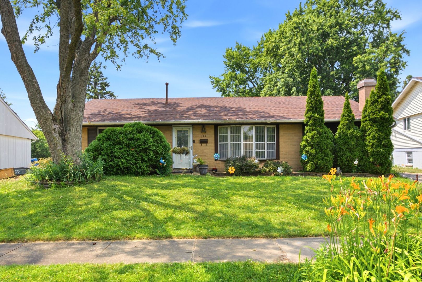 1st image of 729 Surrey Dr, Streamwood, IL 60107 | MLS# 12713313