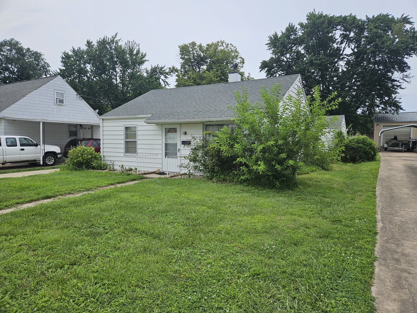 2nd image of 2521 Oak St, Quincy, IL 62301 | MLS# 12713350