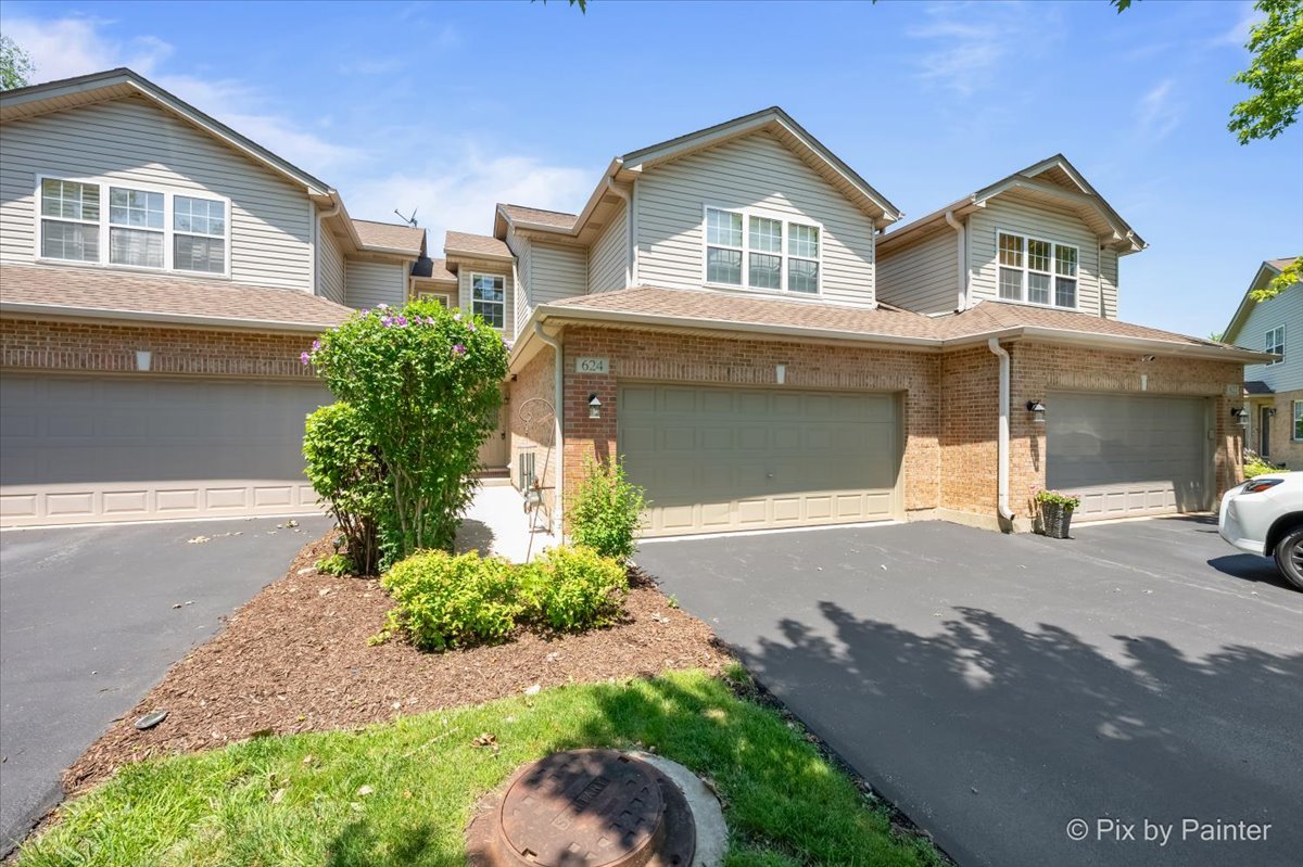 1st image of 624 Daisy Ln, Roselle, IL 60172 | MLS# 12713358