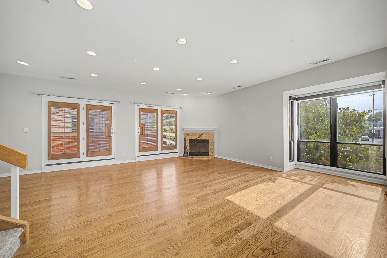3rd image of Garibaldi Square, Chicago, IL 60607